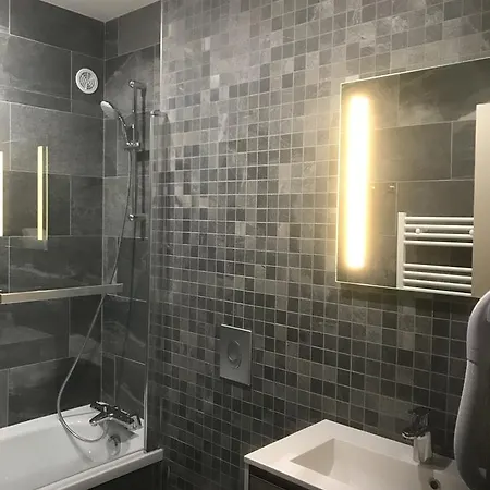 ル サーク ホテル 3*