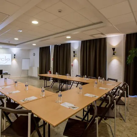 ル サーク ホテル シェルブール・アン・コタンタン