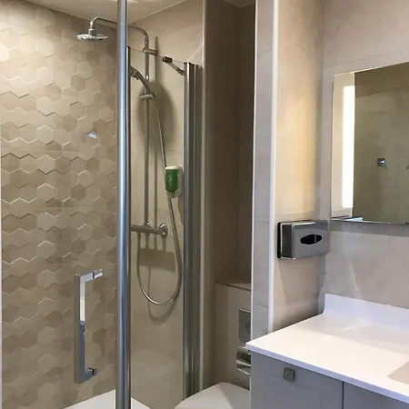 Hotell Le Cercle Cherbourg-en-Cotentin